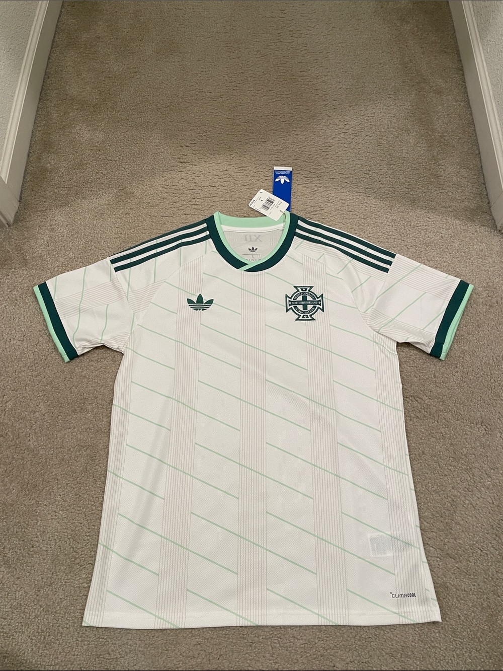 Adidas Northern Ireland 26 Away Jersey men size L NWT